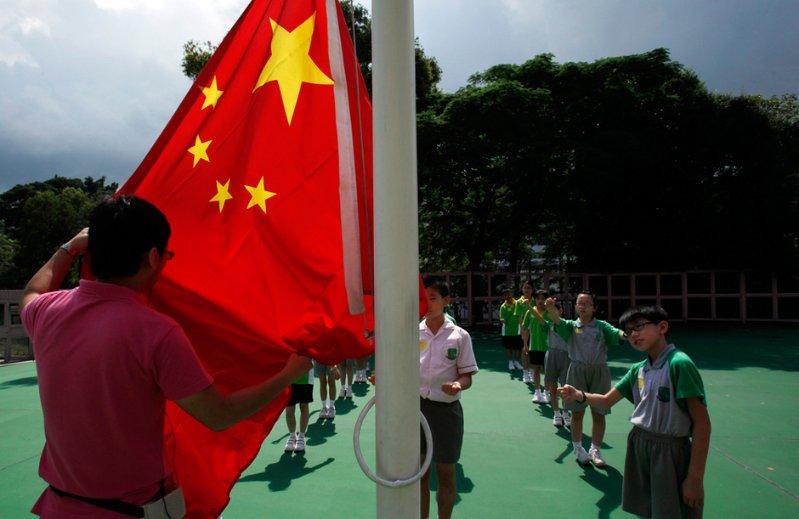 术后疤痕增生反复瘙痒还疯长!记住2个方法,在家就能轻松解决!